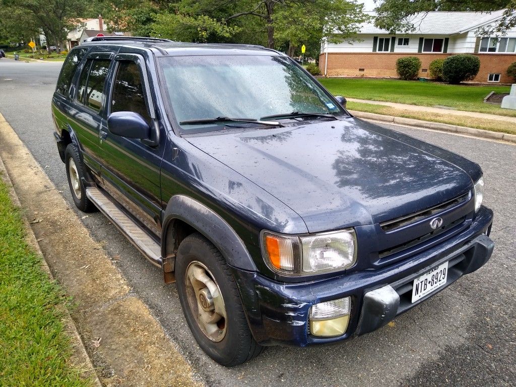 1999 Infiniti QX4