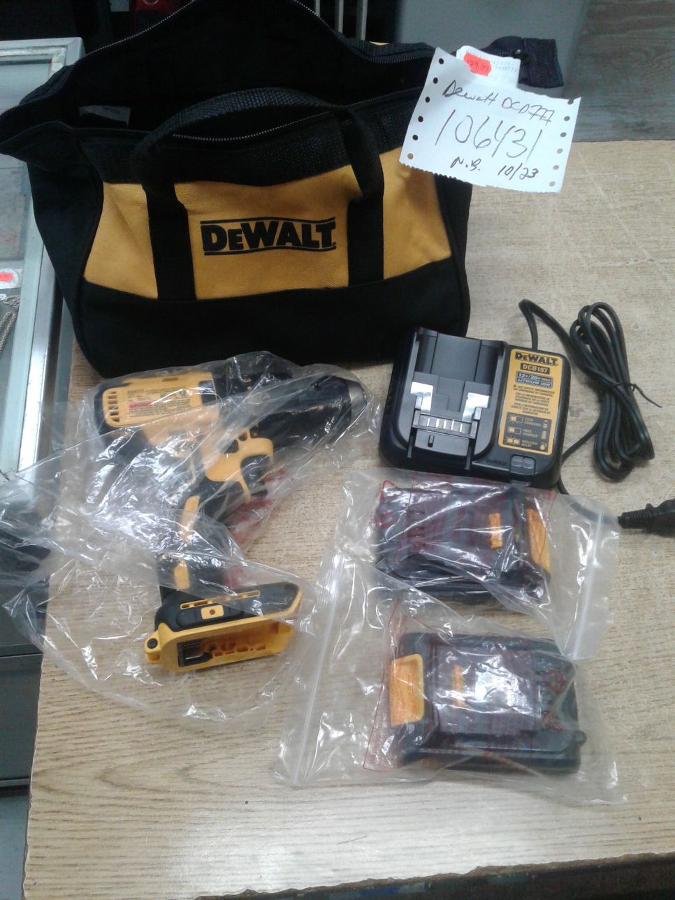 DEWALT DCD777C2 20V Max Lithium-Ion Brushless Compact Drill/Driver w/ Bag