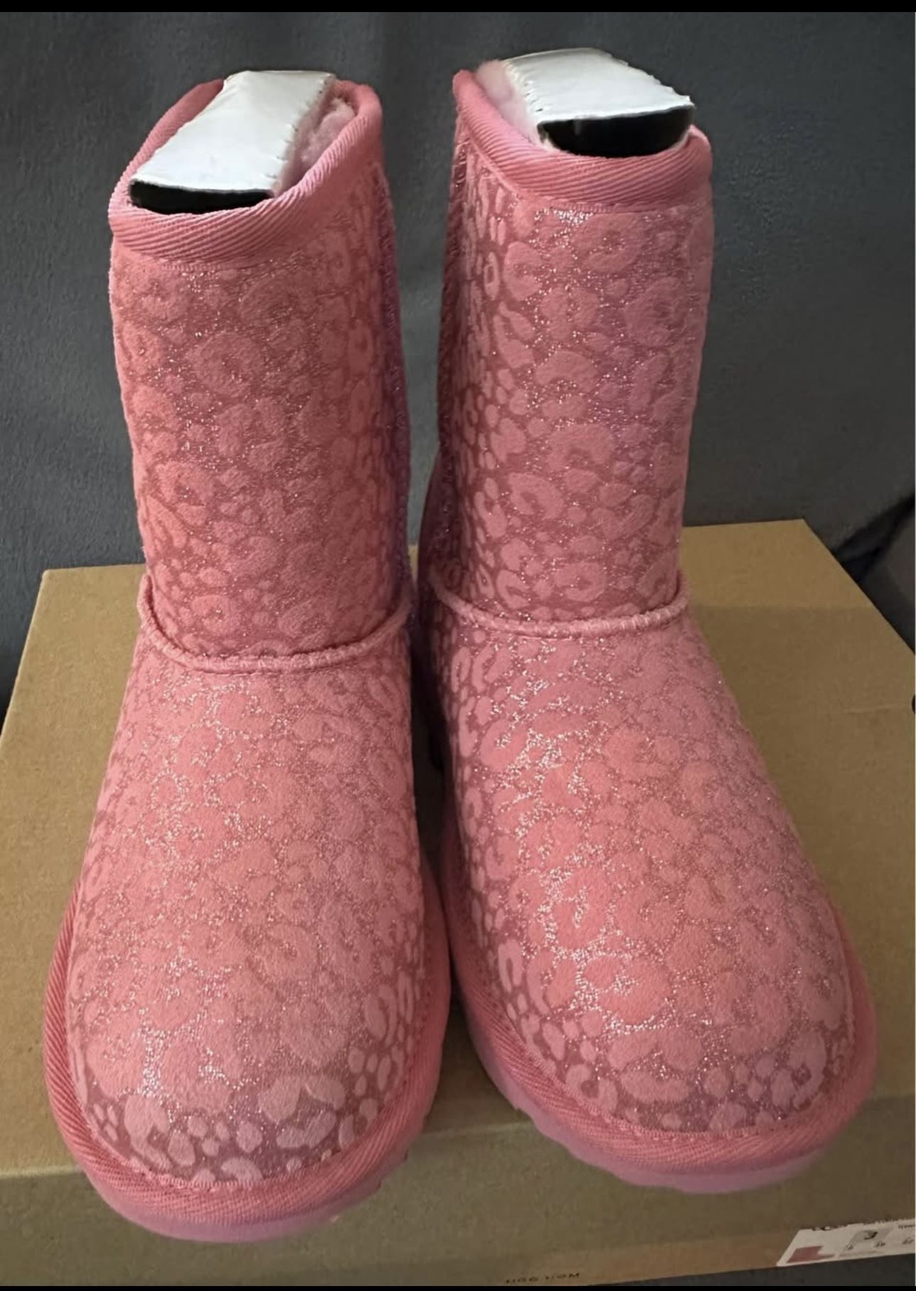 UGG FOR SALE