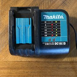 Makita Charger