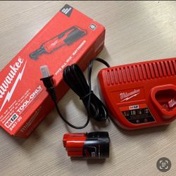 Milwaukee New Kit 3/8” Ratchet M12 Battery And Charger 