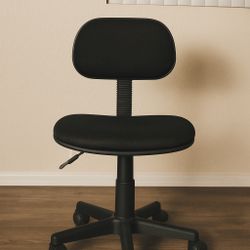 Simple Black Office Chair – Great Condition