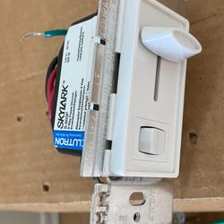 LUTRON S-603P-WH SKYLARK 600W 3WY WHITE