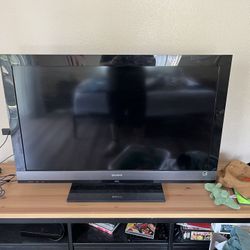 40” Sony Bravia TV