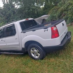 2004 Ford Explorer