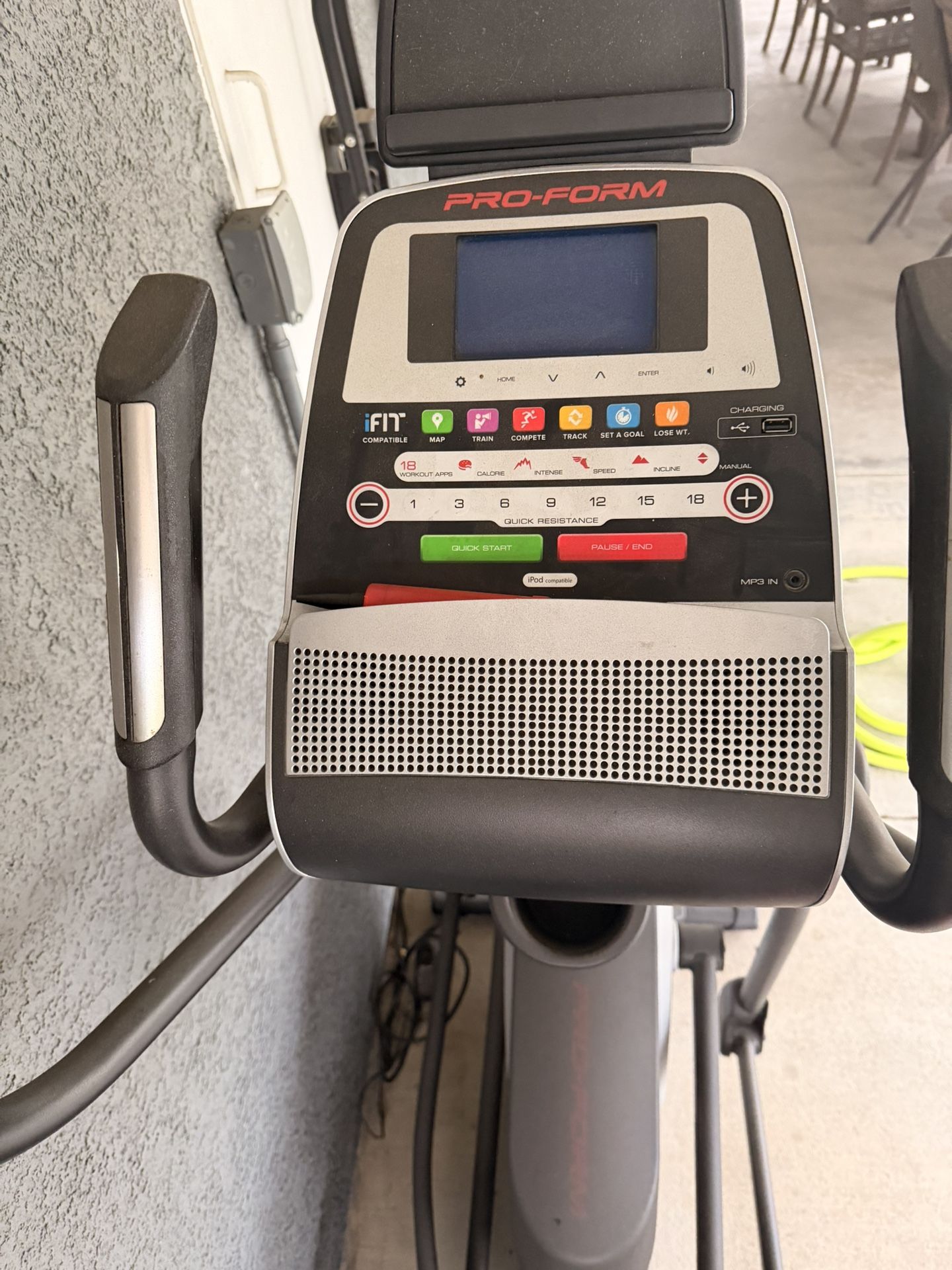 ProForm 520 E Adjustable Inline Elliptical 