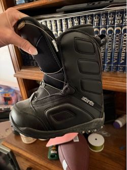 Kids size 4 snowboard boots