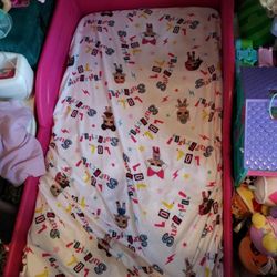Toddler bed