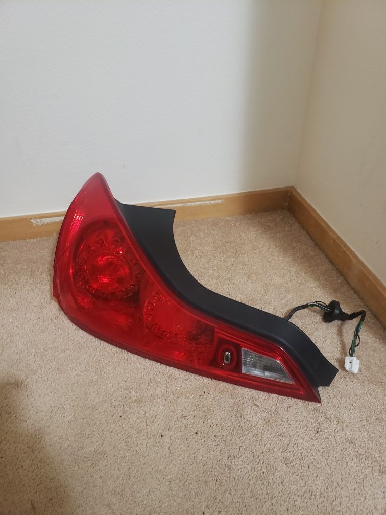 Infiniti g37 Coupe taillight Driver side
