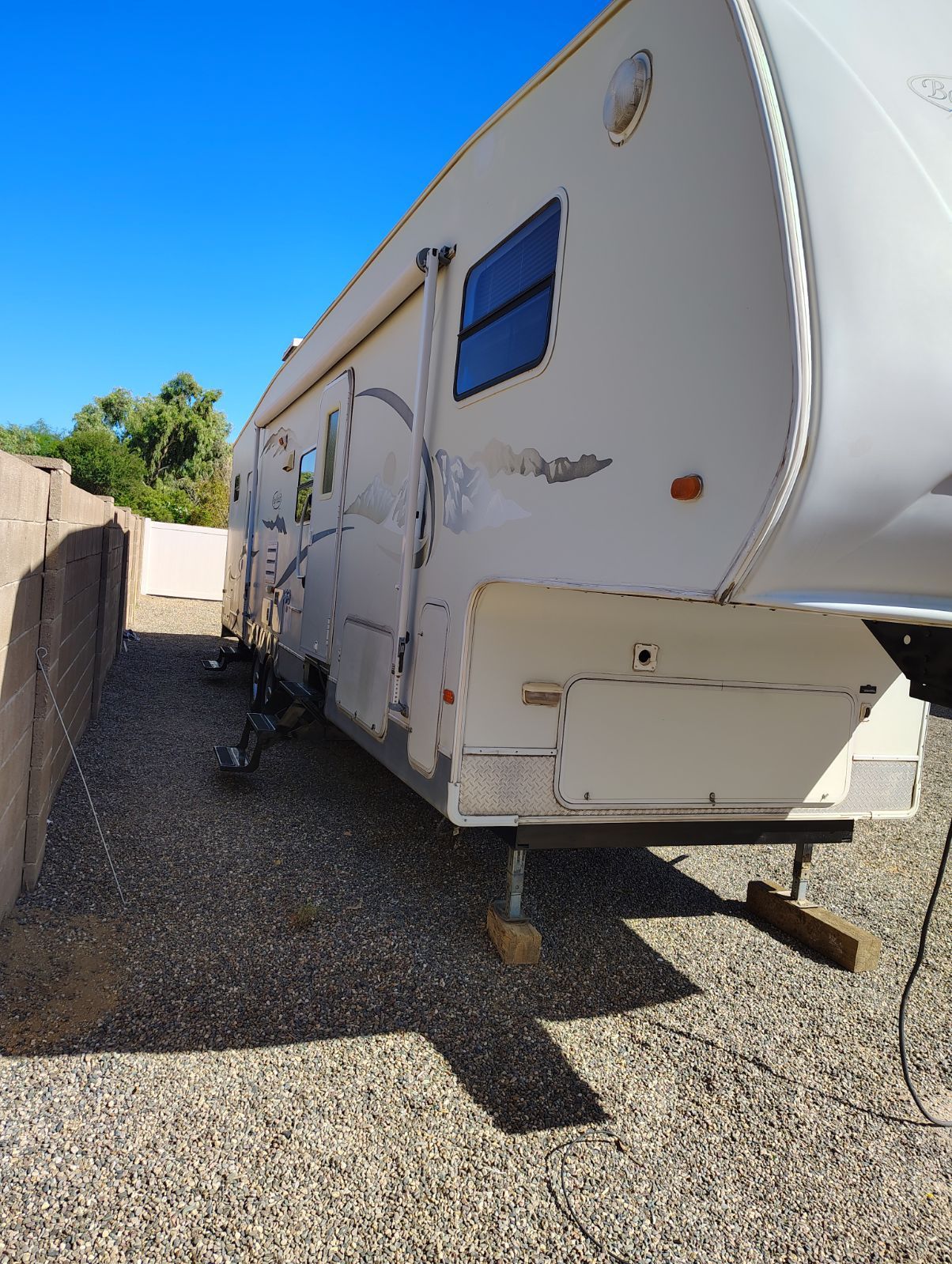 2007 Bay-Hauler by Trail Lite 34ft toyhauler with private garage