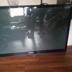 40 Inch Samsung TV 