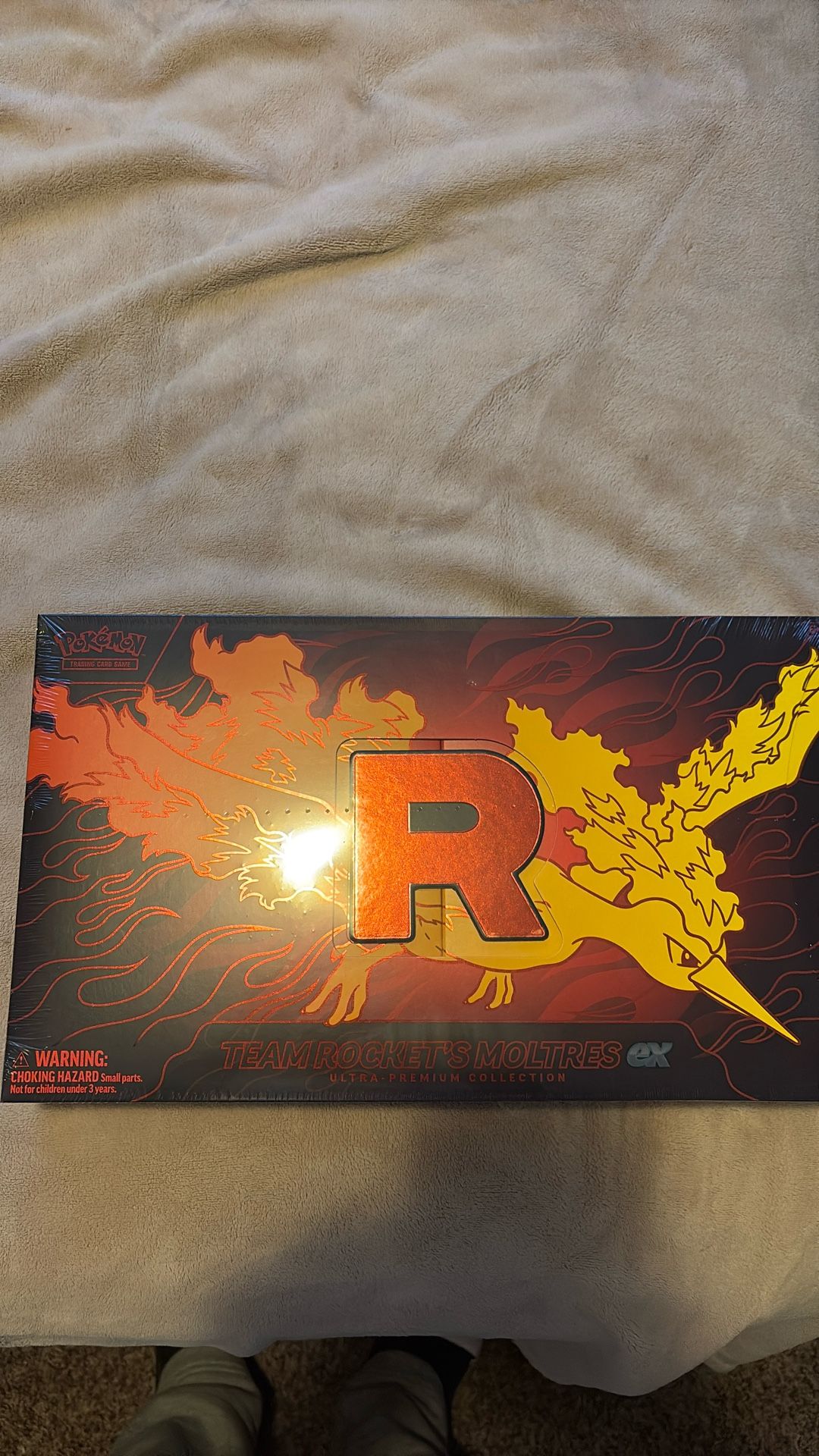 Team Rocket Moltres Ex Ultra Premium Box 