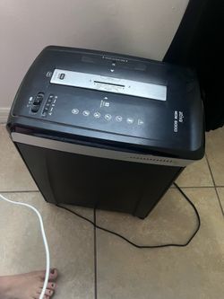 Trituradora de papel, tarjetas de crédito , CD.
