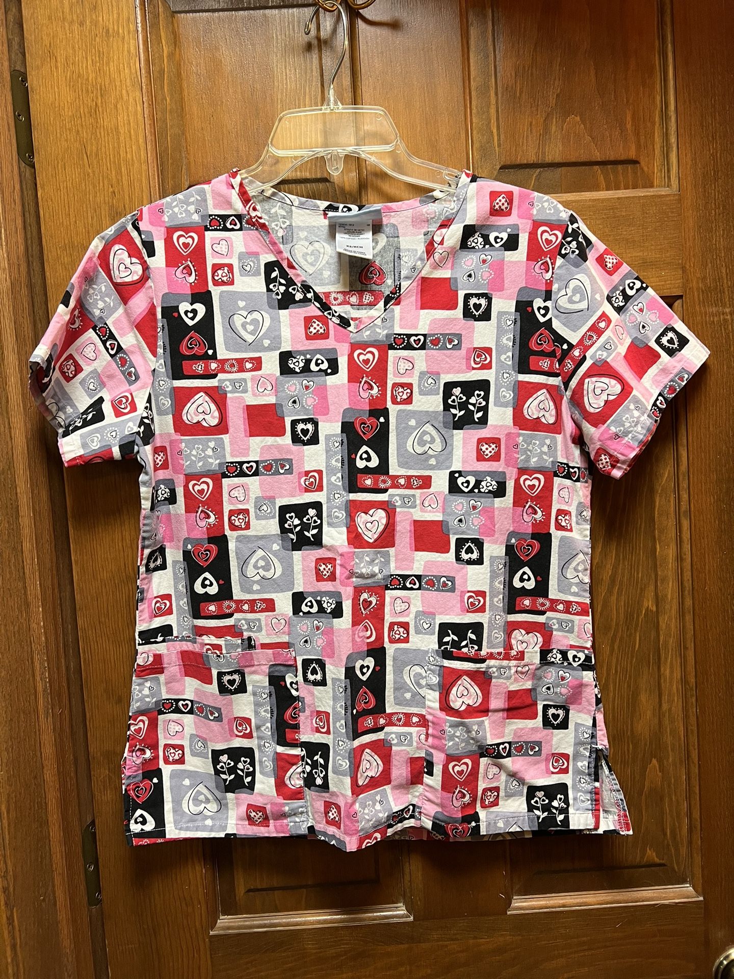 Woman’s XS Scrub top. Very good condition. East Dundee 