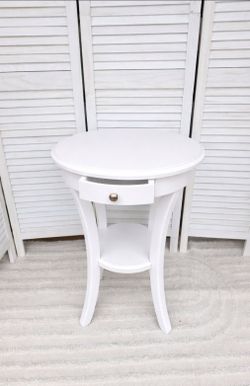 End Table/side Table ( 20"D x 20"W x 27"H)