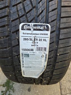 285/30/22 tires