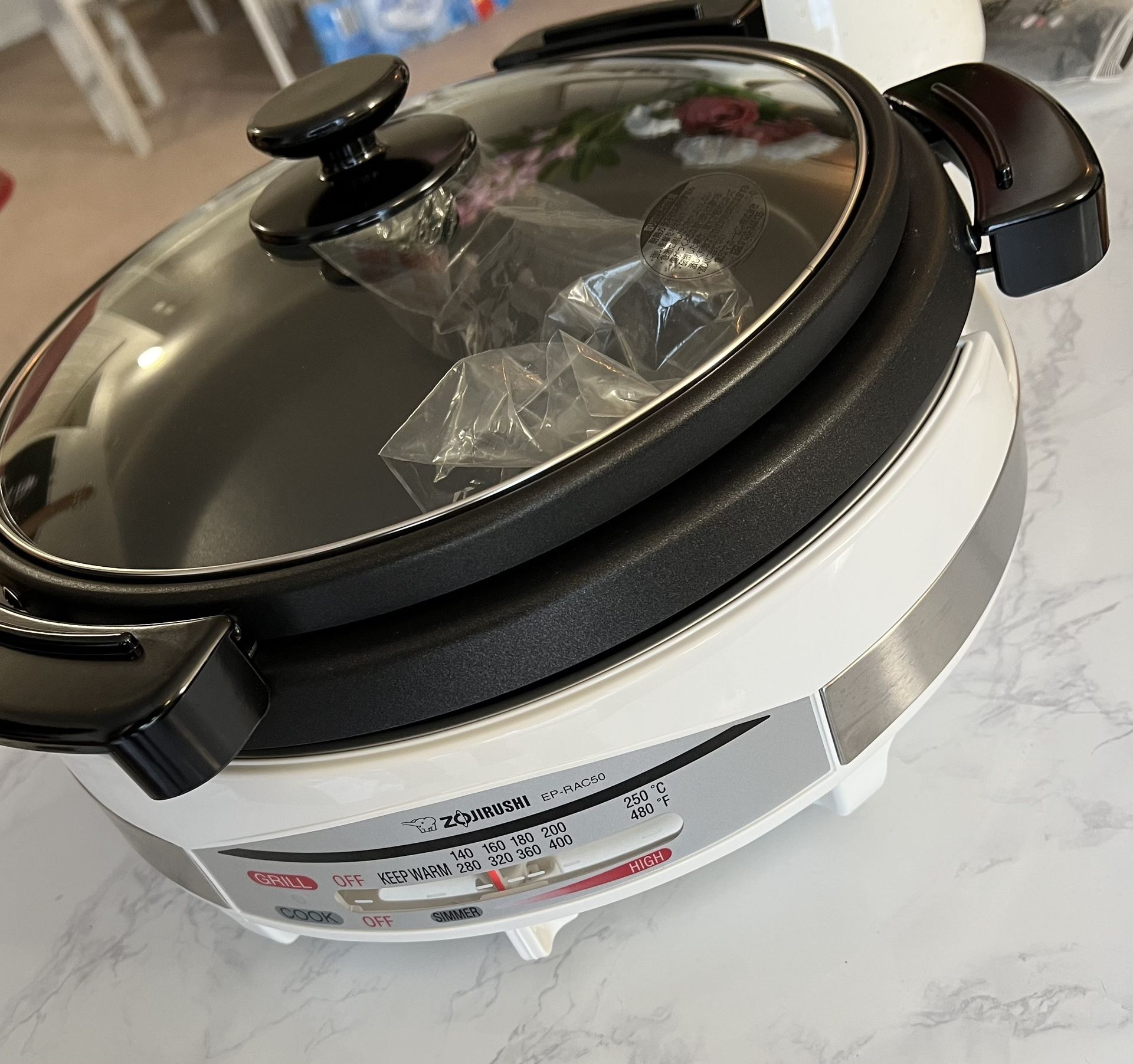 Zojirushi Electric Skillet Pan Hot Pot Slow Cooker EDAC-H12 for Sale in  Gardena, CA - OfferUp