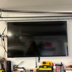 Working 37” TV