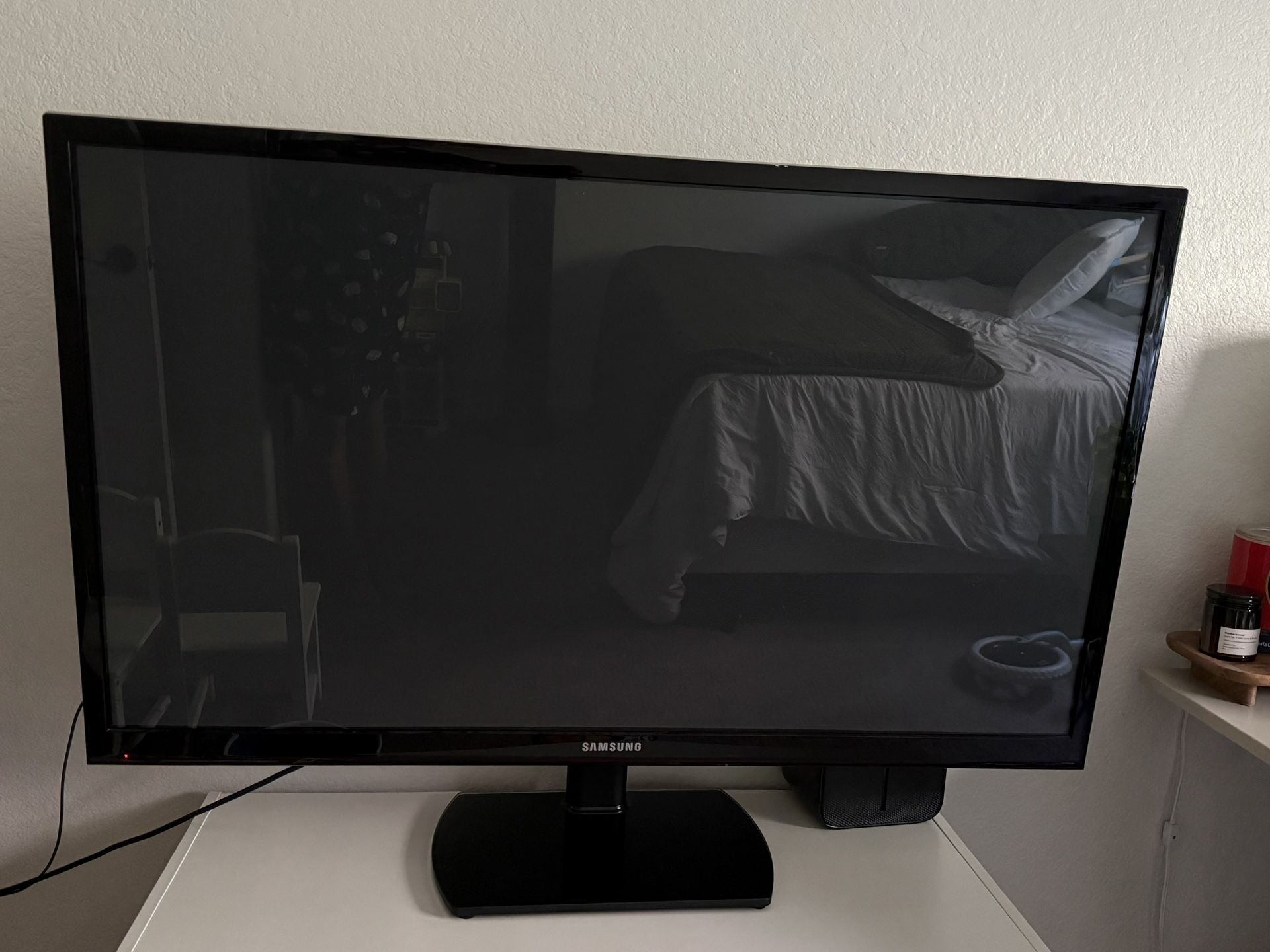 2010 Samsung TV - 55 Inch