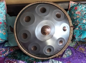 Brand new handpan drum with case. Read full description