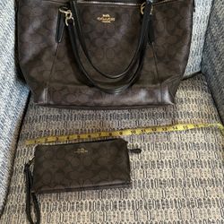 Coach Brown Signature  Bag And Matching Wallet