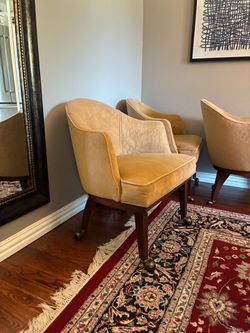 FREE Mid Century Modern dining chairs (6)