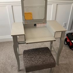 Mirrored Vanity Set