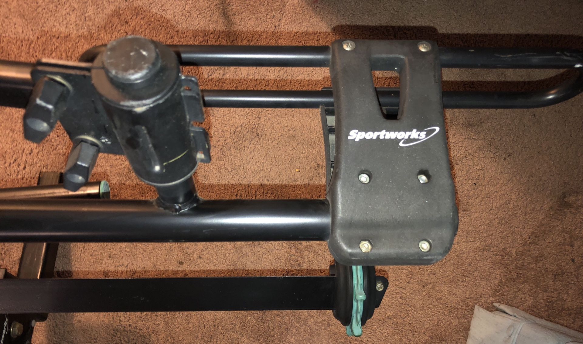 THULE Sportworks hitch mount bike rack (2 bikes, 2” insert) for Sale in
