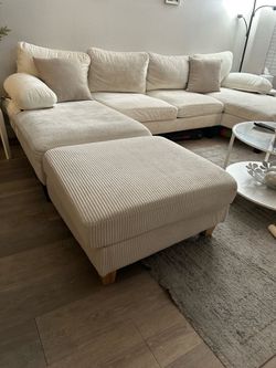 Sectional couch cream color