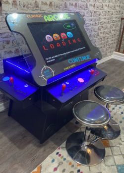 Classic Arcade Lift Top Machine  and Stools
