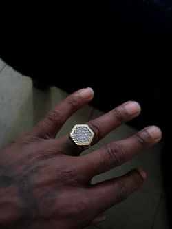 . 14 karat gold ring