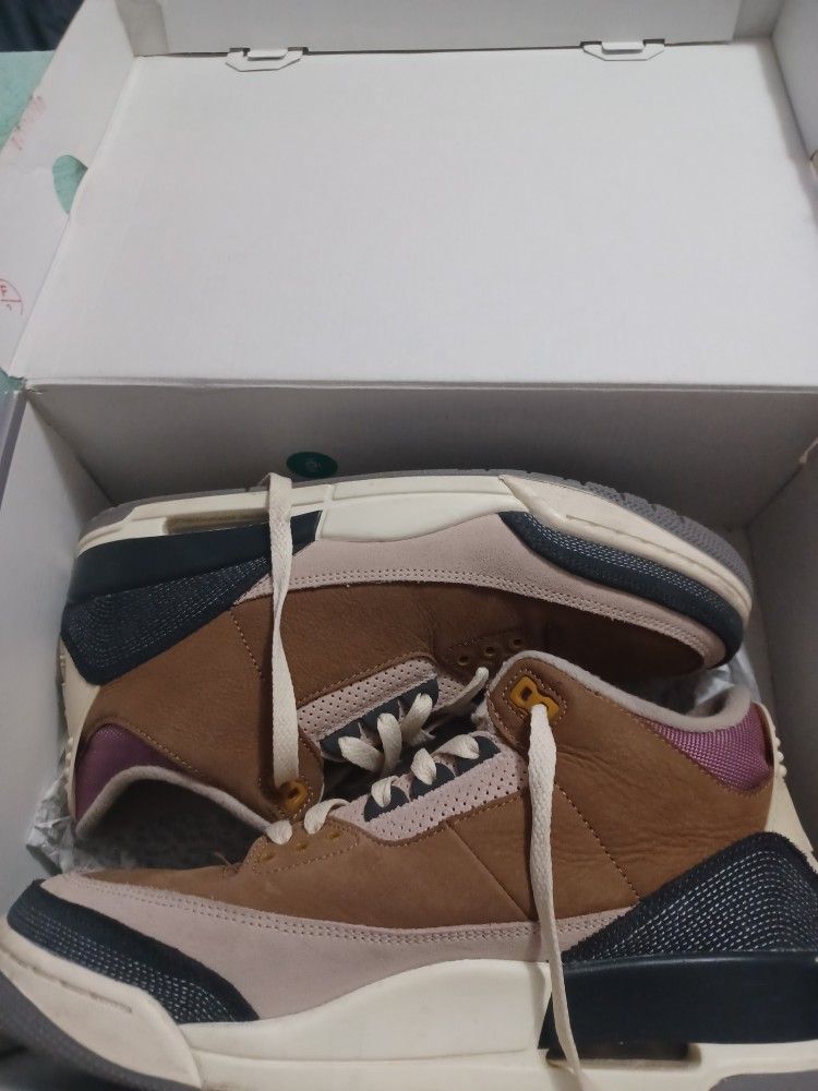 Men's Size 9.5 Gently Used AIR JORDAN RETRO3 SE