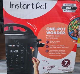 Instant Pot RIO Multi-Cooker 7-in-1 New in Box