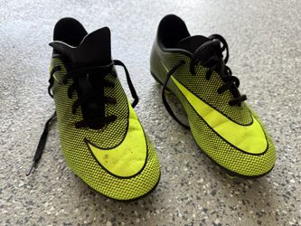 Nike Soccer Cleats Boys 4.5