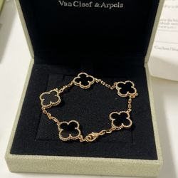 Van Cleef & ArpeIs Bracelet Vintage Alhambra Onyx K18 RoseGold ‼️, Brand New 