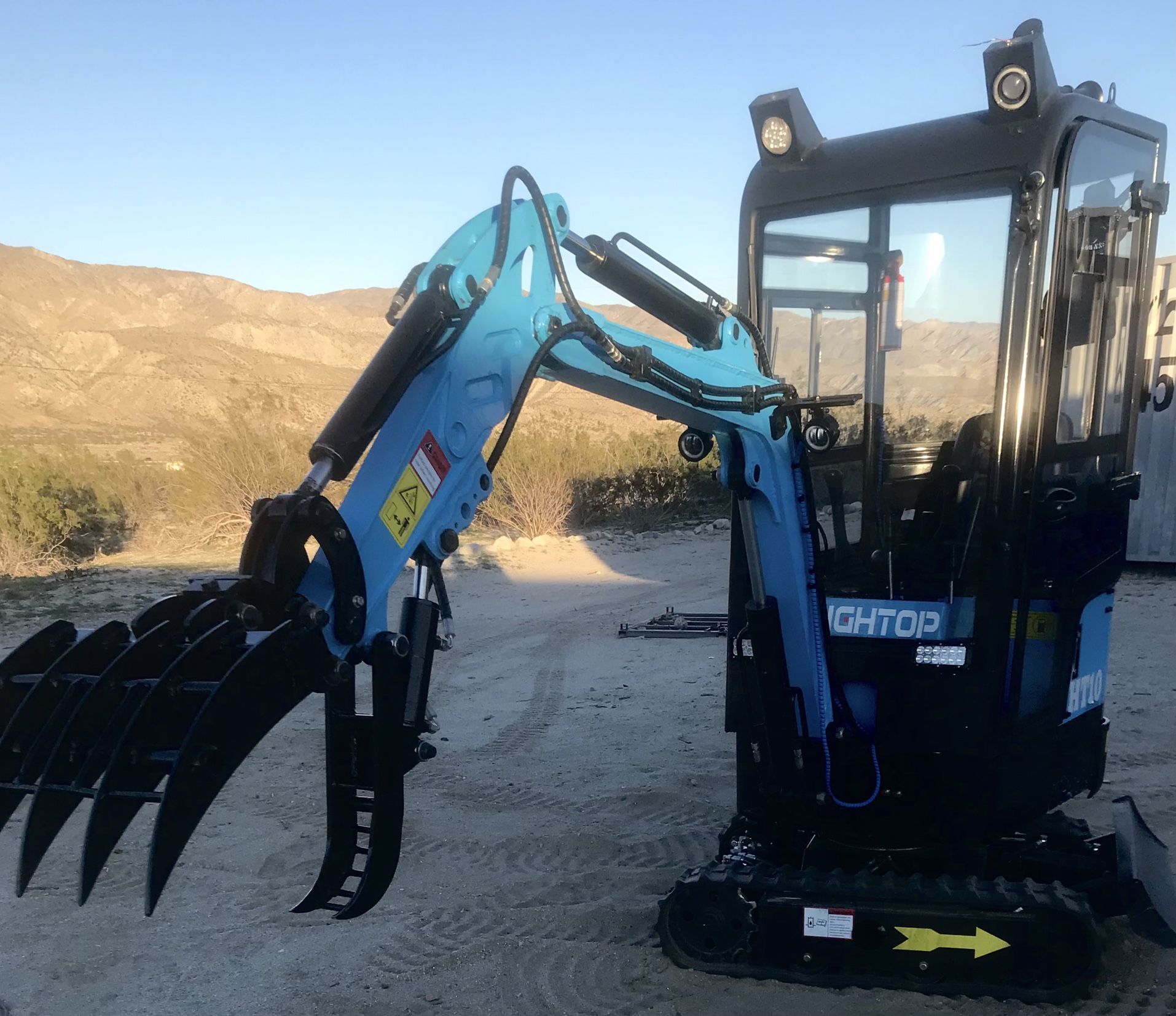 Mini Excavator And Trailer