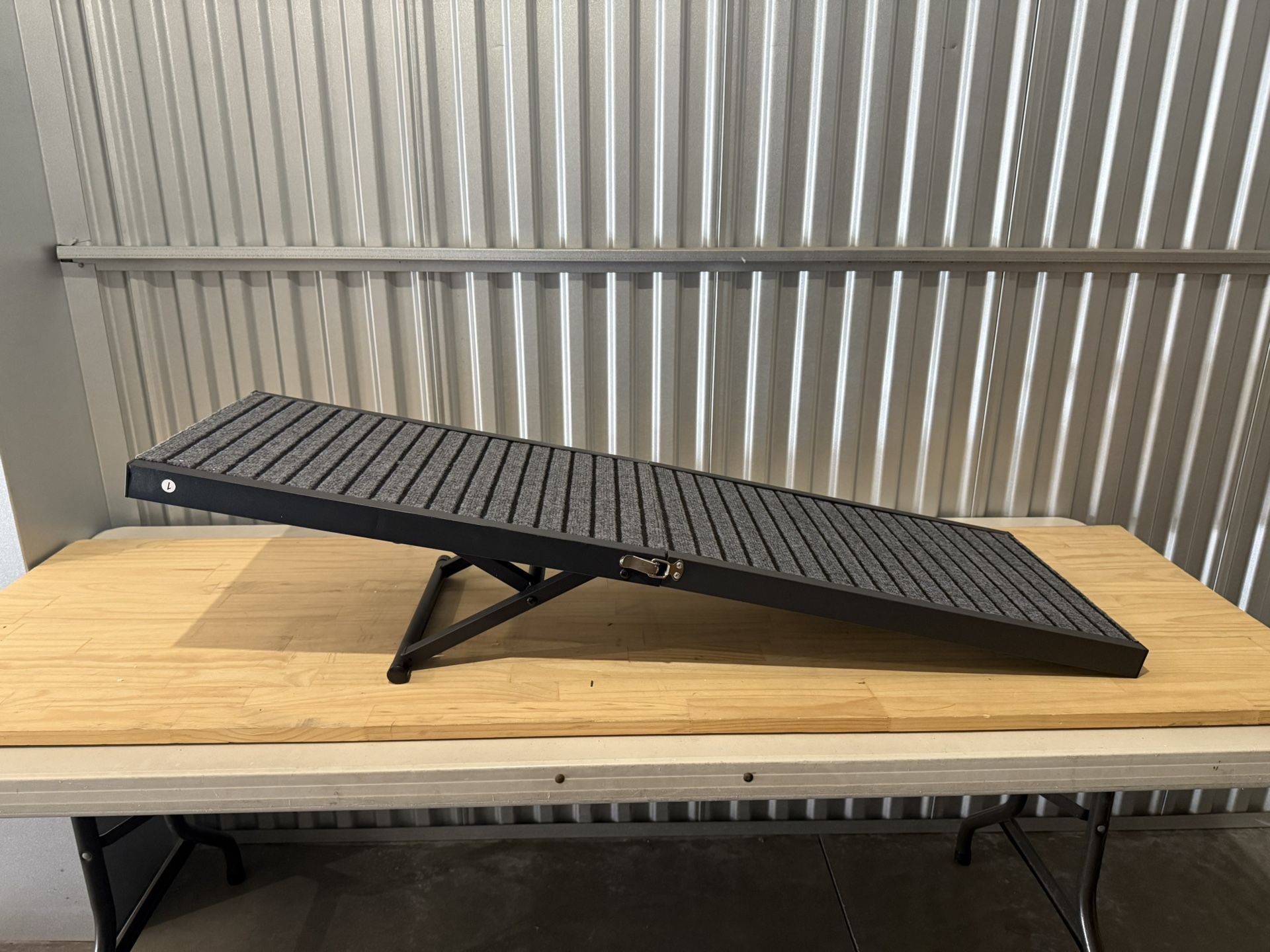 NEW Pet/Dog ramp - Non-Slip w/Rug Surface, Build Foldable Dog ramp - Adjustable Height
