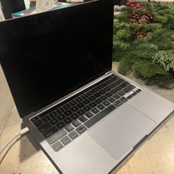 MacBook Pro 13in 2020 intel i7