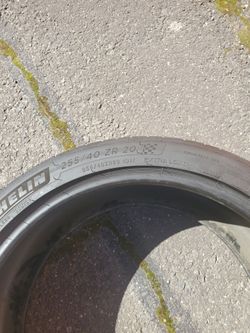 Michelin set of (1) 255/40zR20