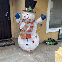 Light Up Snow Man Outdoor Christmas Decoration 