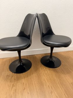 2 Tulip Chairs