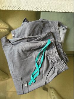 Figs scrubs