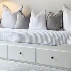 Hemnes Day Bed 