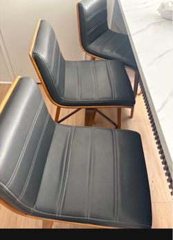 4 bar stools