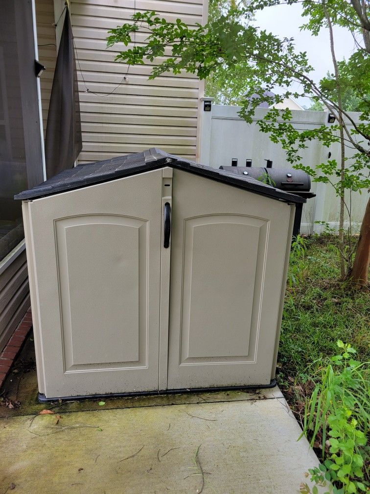 Storage H 4ft3 W 4ft5 L 6ft3