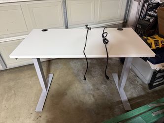Adjustable Standing Desk 24” x 48”