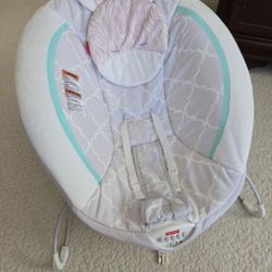 Fisher Price infant baby rocker with vibrations