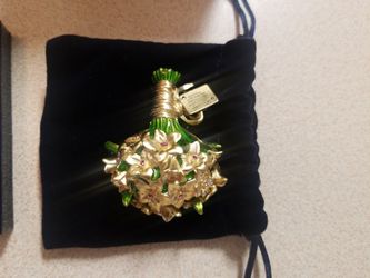 ESTEE LAUDER 2009 SOLID PERFUME COMPACT BEAUTIFUL ROMANTIC BOUQUET