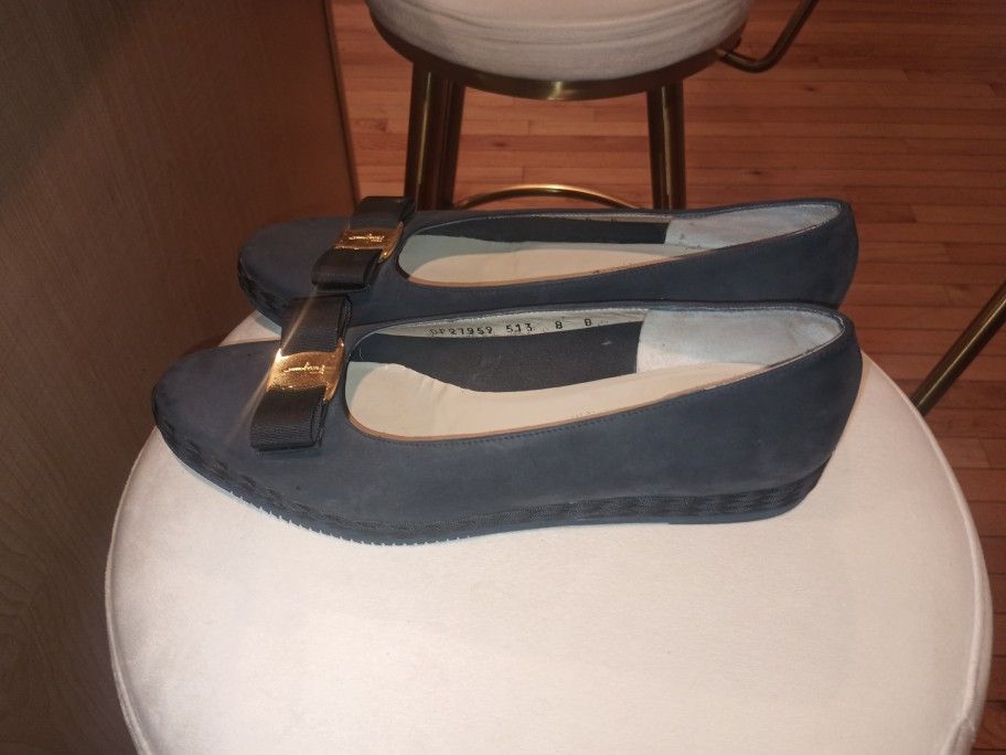 Salvatore Ferragamo Blue Flats. Size 8