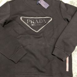 Black Sweatshirt      S,m,L